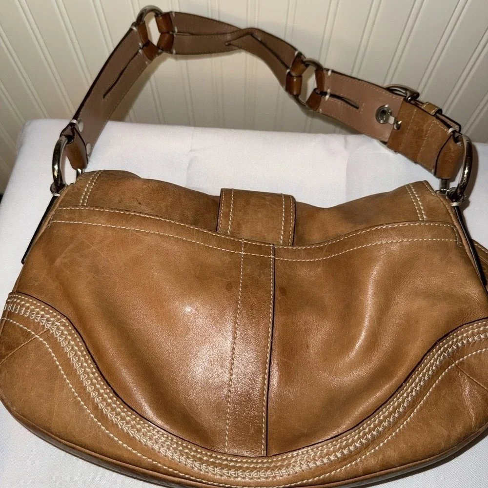 Vintage Coach British Tan Brown Soho Leather Buckle Shoulder Bag Purse 10578